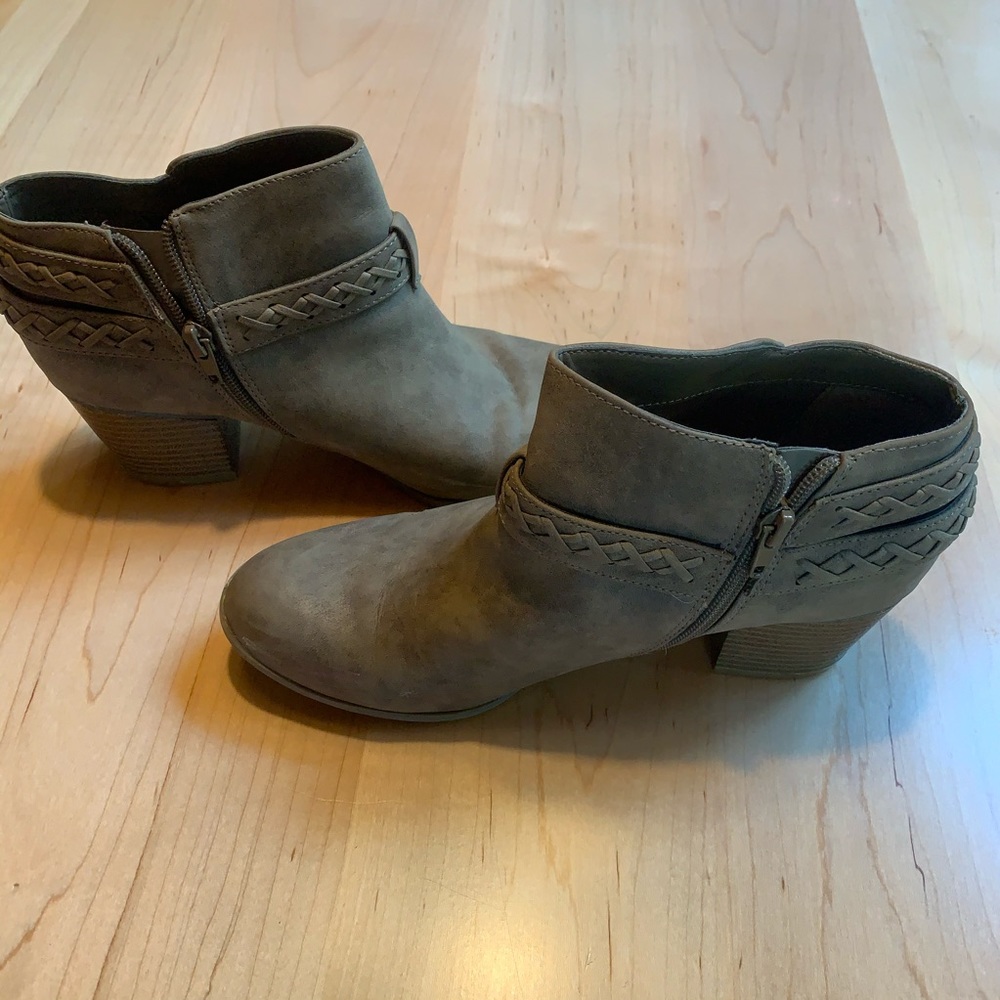Booties - Picture 4 of 5